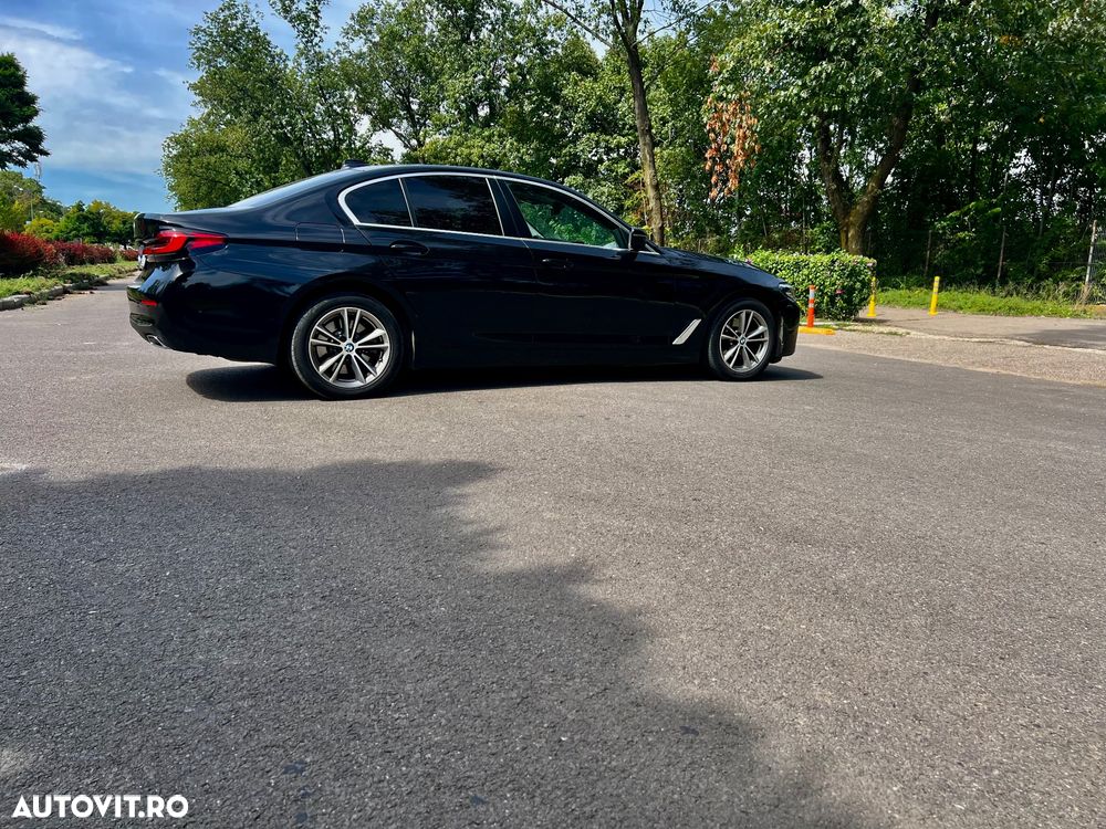 BMW Seria 5 520i AT - 11