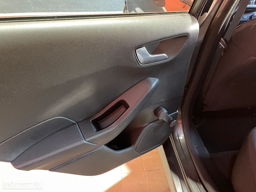 Ford Fiesta 1.0 EcoBoost S&S ST-LINE - 27