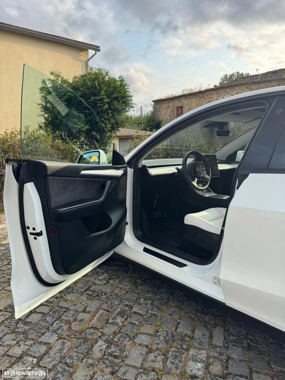Tesla Model Y Long Range Dual Motor AWD - 7