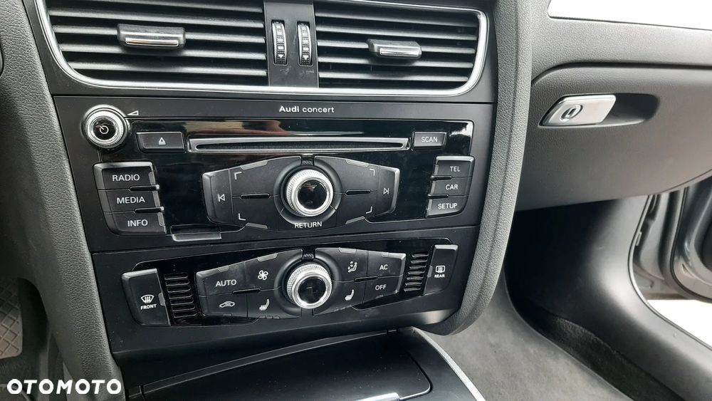 Audi A4 Limousine - 11