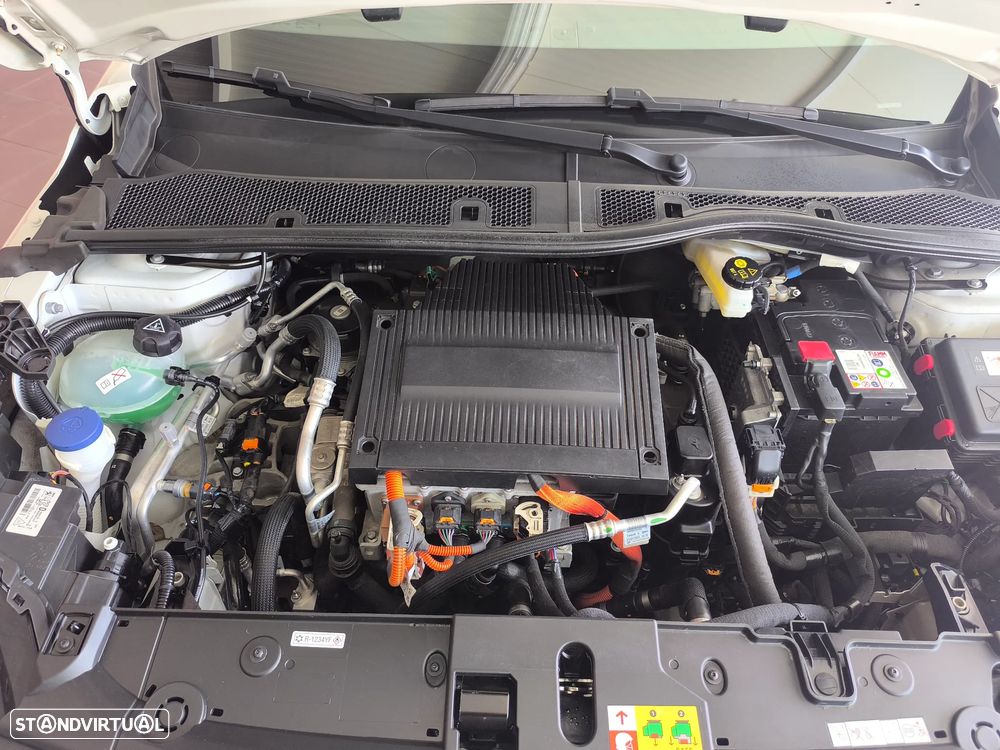 Peugeot e-208 Allure+ - 26