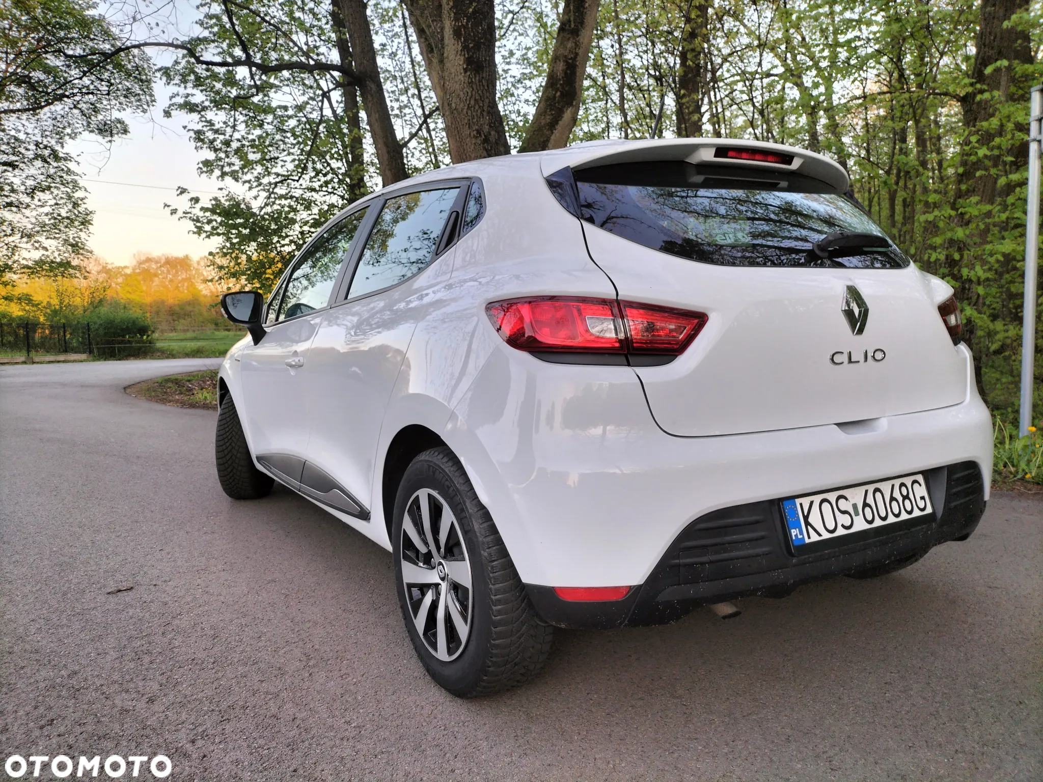 Renault Clio 1.2 16V 75 Life - 3