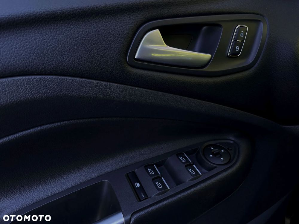 Ford Kuga 2.0 TDCi 4x4 Titanium - 32