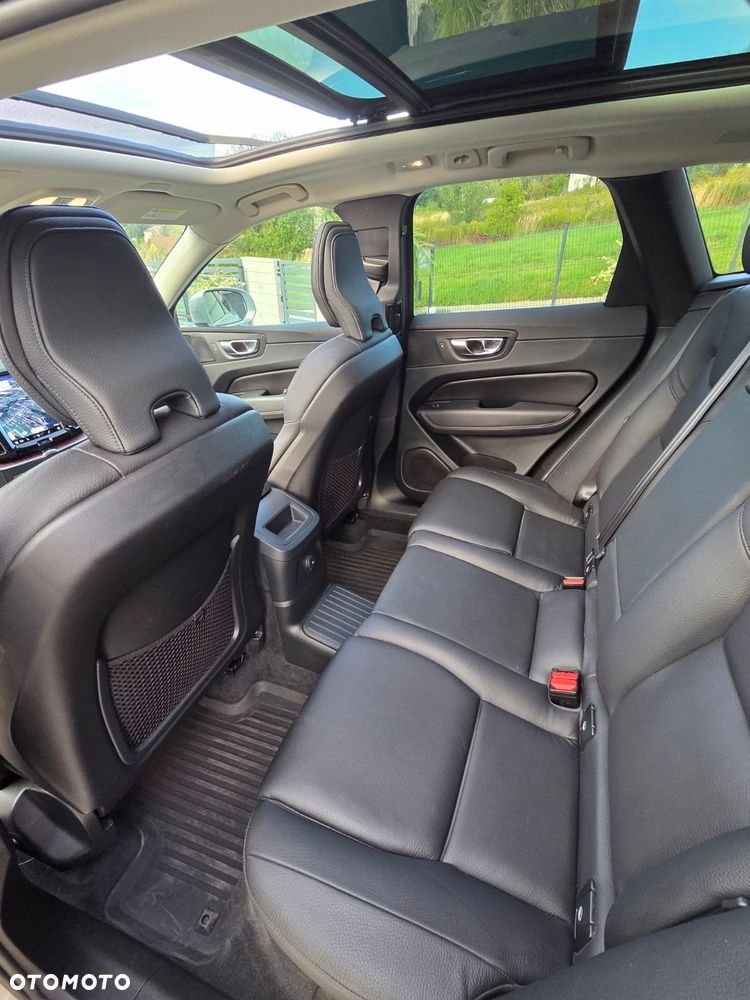 Volvo XC 60 T8 Plug-In Hybrid AWD Plus Bright - 12