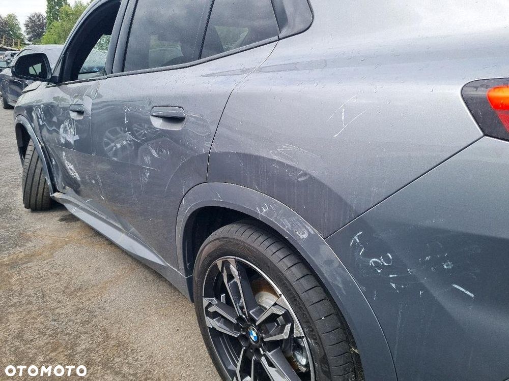 BMW iX2 eDrive20 66.5kWh M Sport - 19