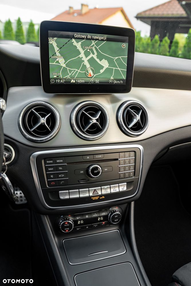 Mercedes-Benz CLA 250 4-Matic AMG Line - 36