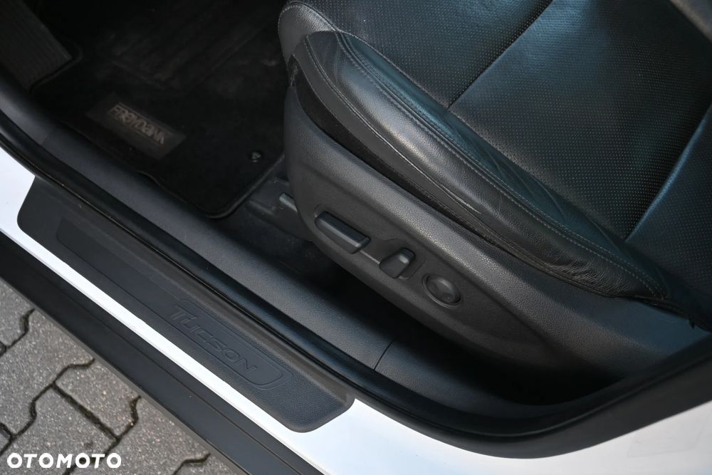 Hyundai Tucson 2.0 CRDi Premium 4WD - 39