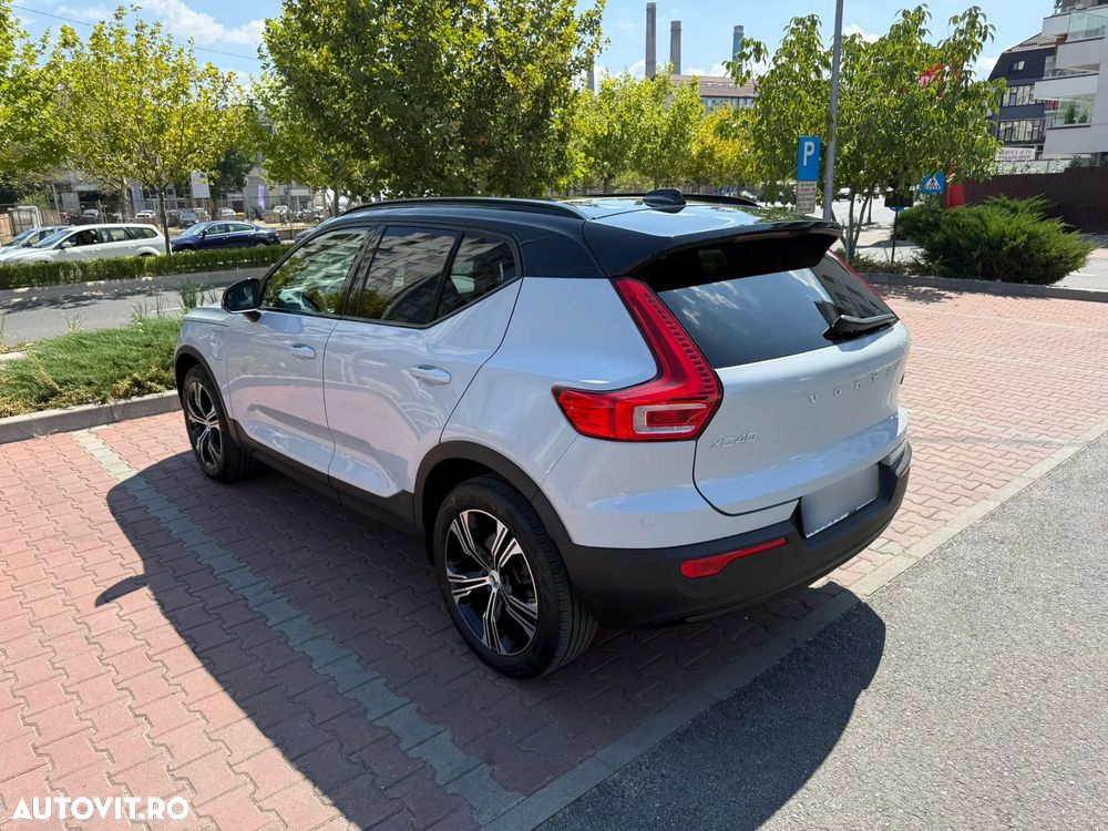 Volvo XC 40 Recharge T5 Twin Engine AT7 R-Design - 4
