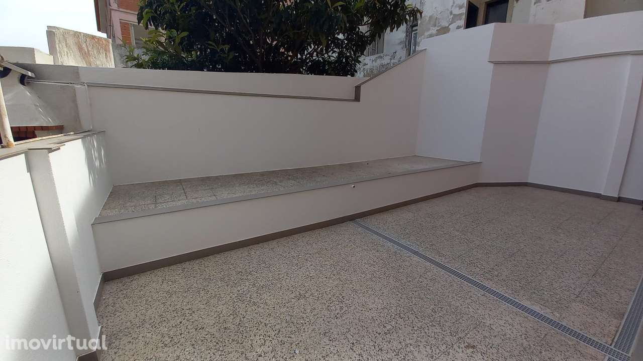 Apartamento T1 Remodelado com Terraço Privativo no Coração de Oeiras! - Grande imagem: 5/14