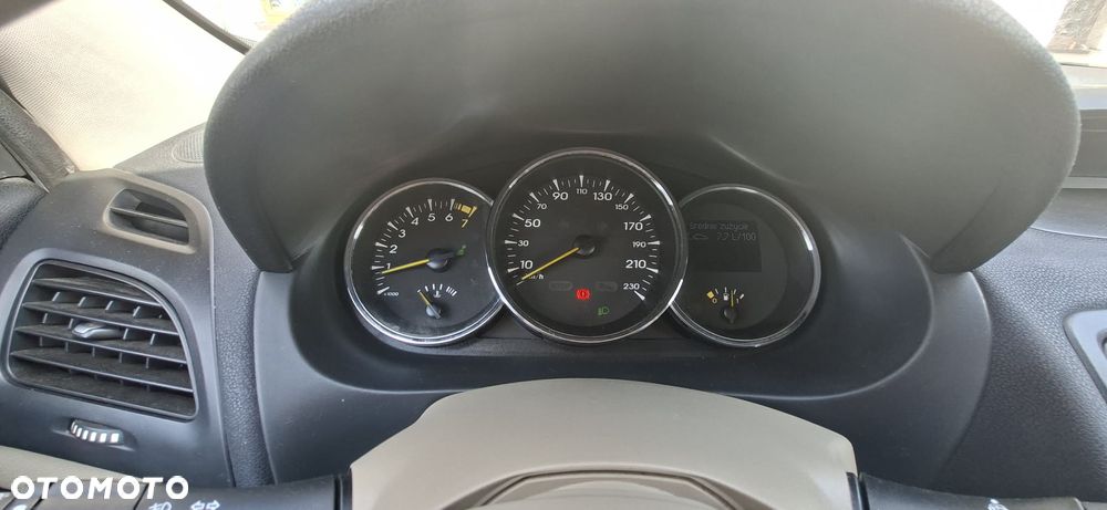 Renault Fluence ver-1-6-16v-expression - 12