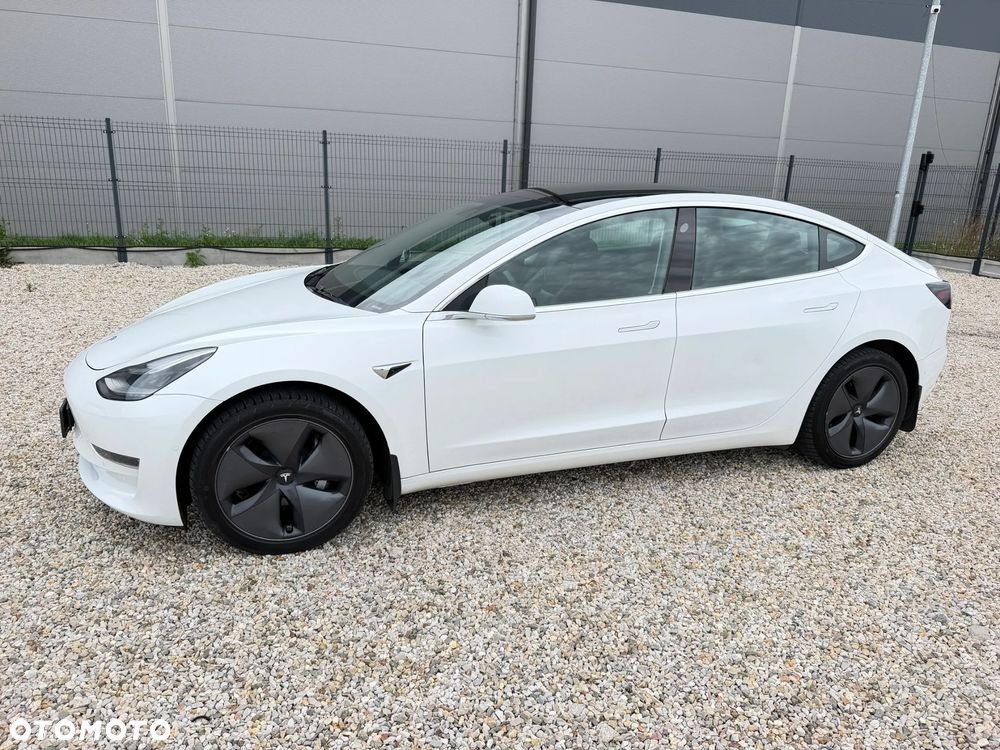 Tesla Model 3 - 12