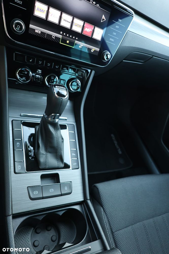 Skoda Superb 2.0 TSI Style DSG - 13