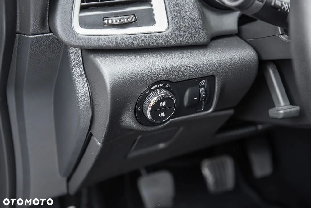 Opel Astra IV GTC 2.0 CDTI Sport S&S - 17