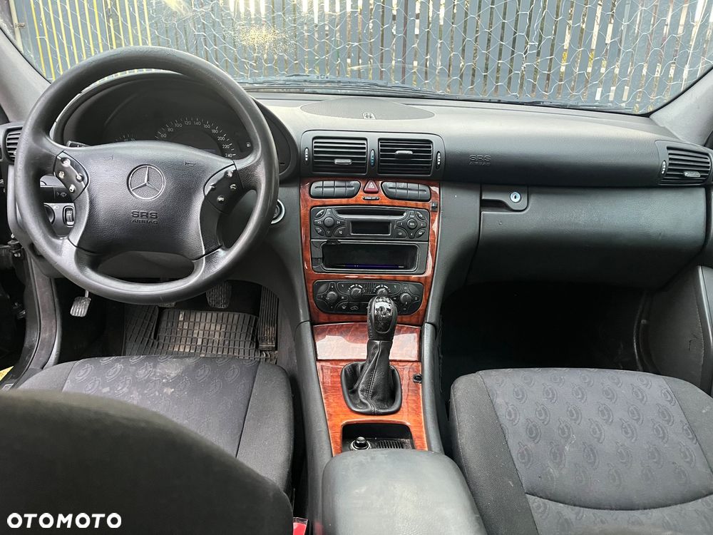 Mercedes-Benz Klasa C 220 CDI Elegance - 20