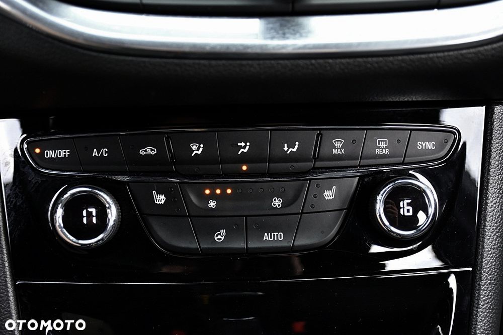 Opel Astra 1.6 CDTI DPF ecoFLEX TourerStart/Stop Exklusiv - 24