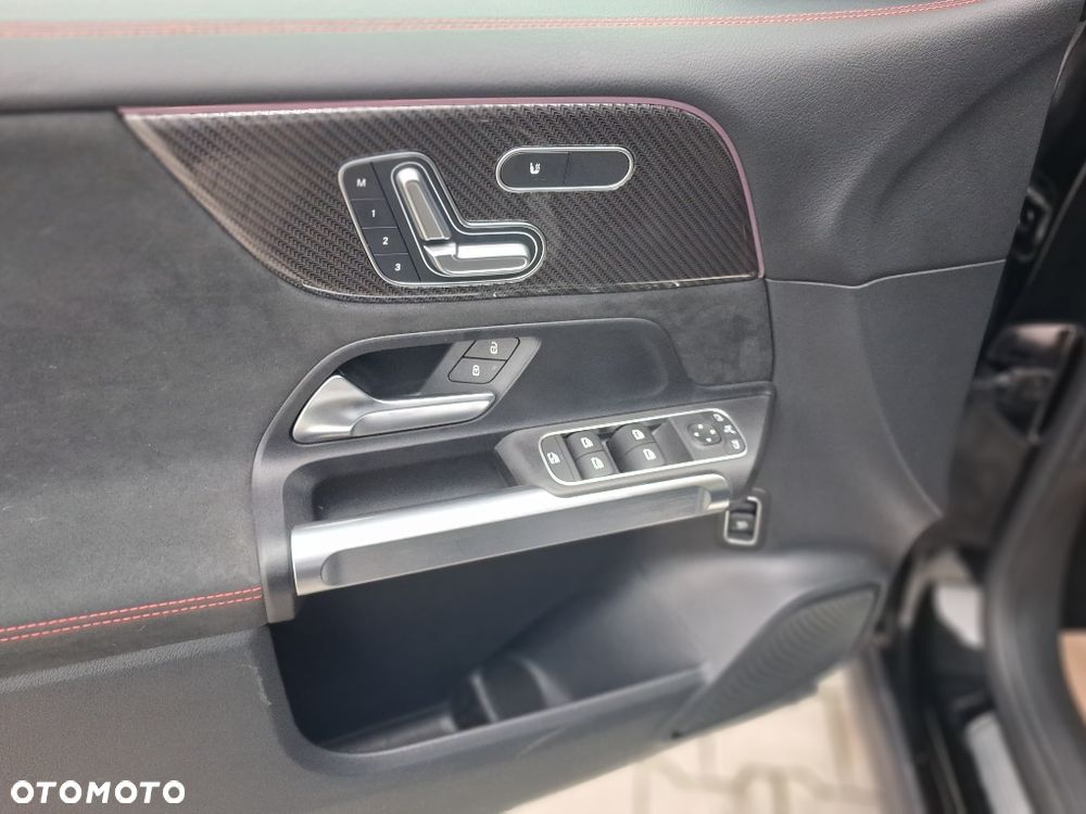 Mercedes-Benz GLB 200 d 4-Matic AMG Line 8G-DCT - 10