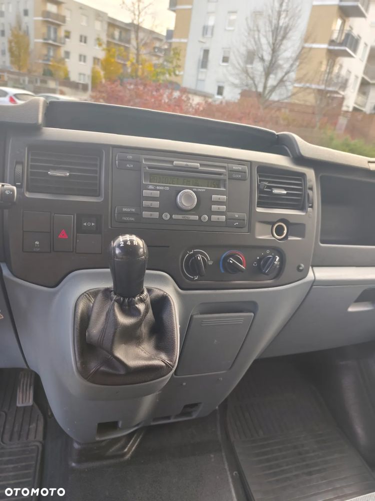 Ford Transit - 12