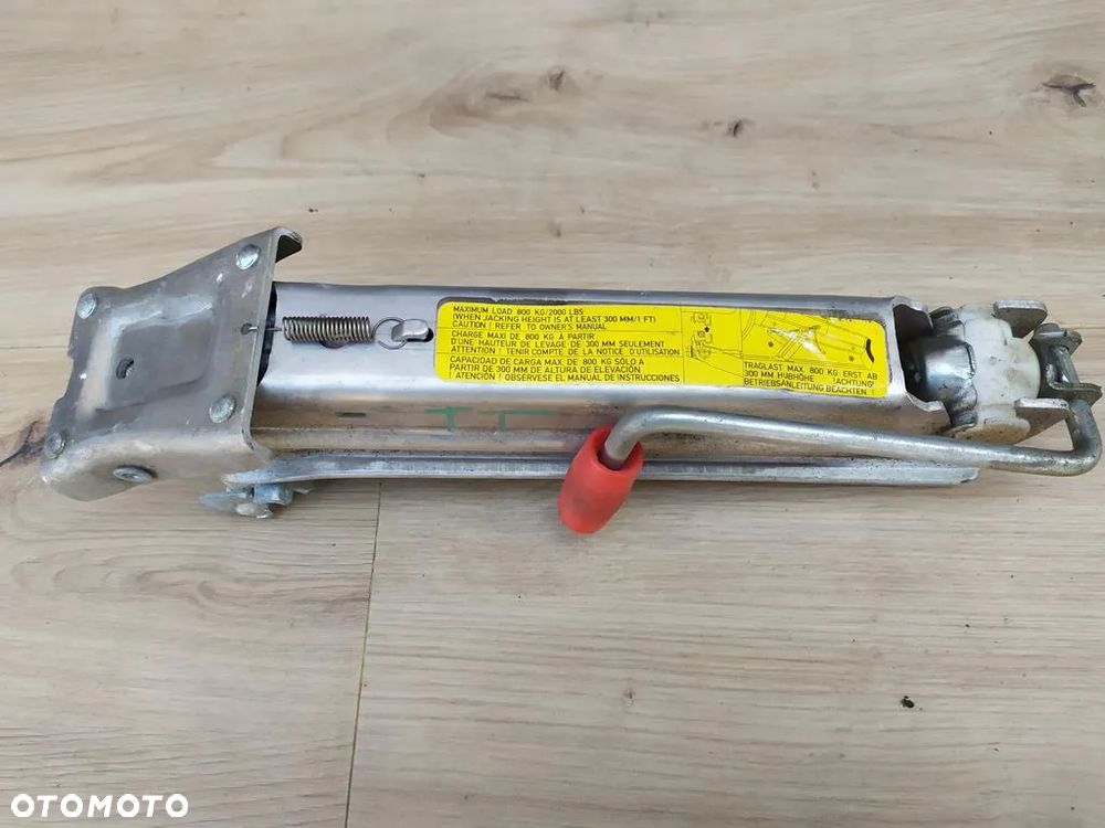 AUDI 8N TT LEWAREK PODNOŚNIK SAMOCHODOWY 8N0011031B