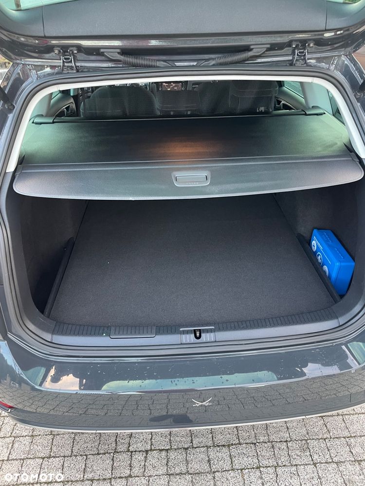 Volkswagen Golf Variant 2.0 TDI BlueMotion Technology DSG Highline - 17