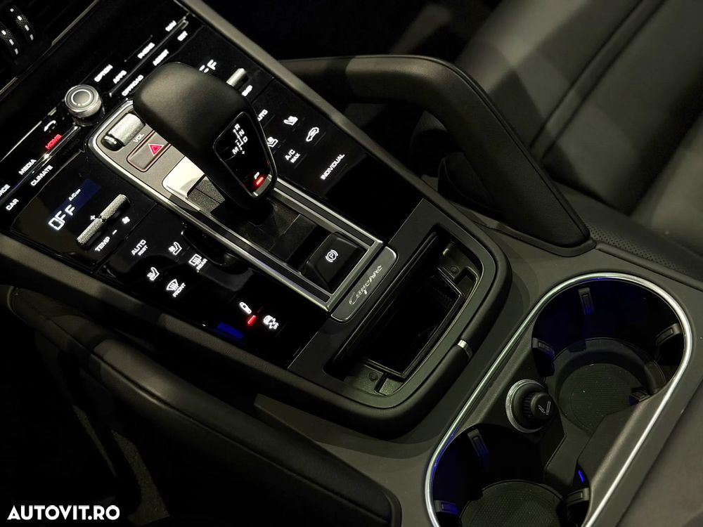 Porsche Cayenne - 37