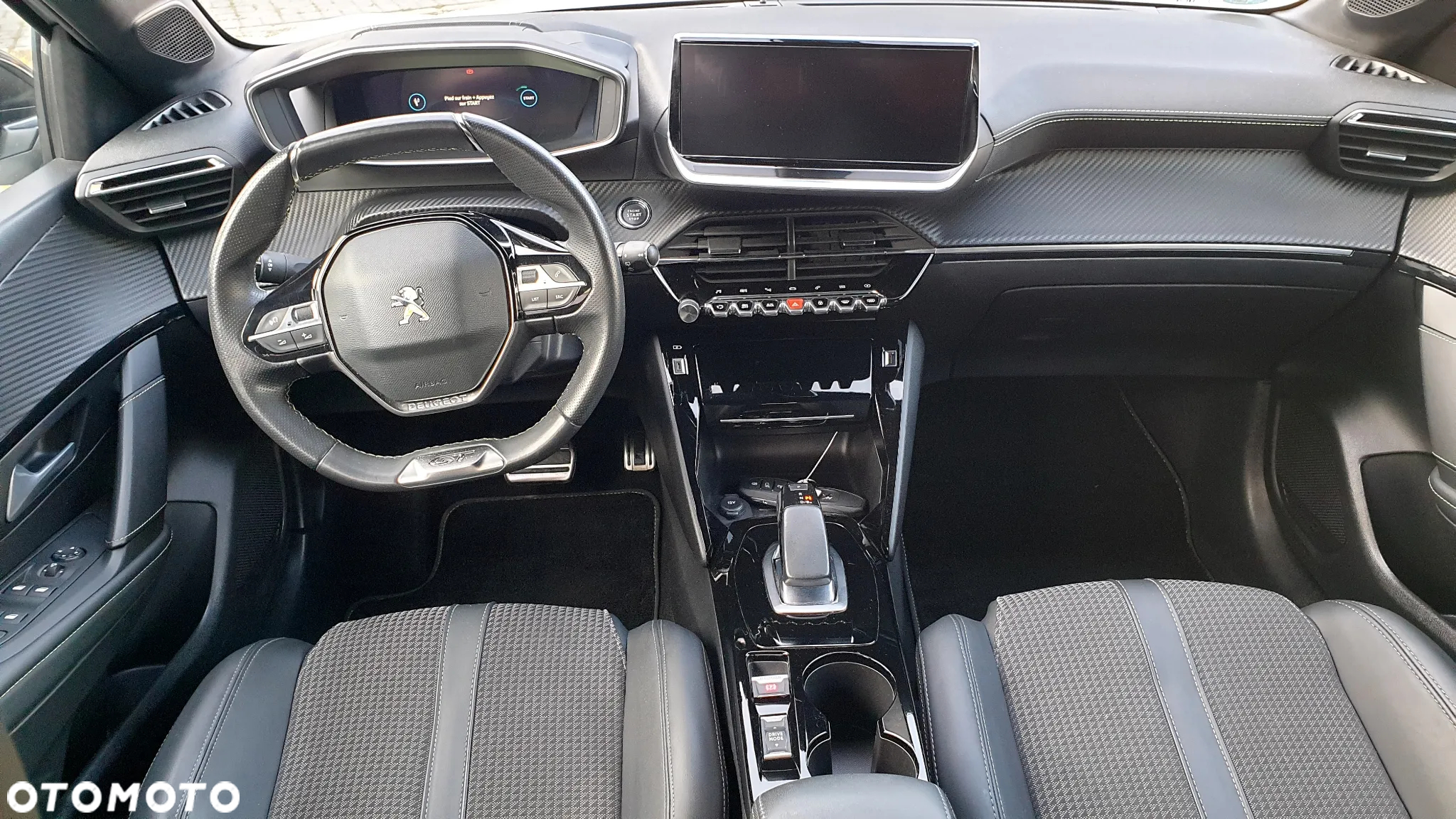 Peugeot 208 e-208 GT - 14