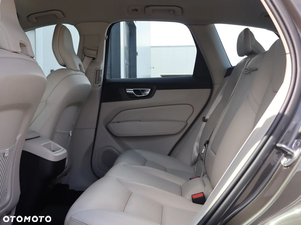 Volvo XC 60 B5 B AWD Inscription - 15