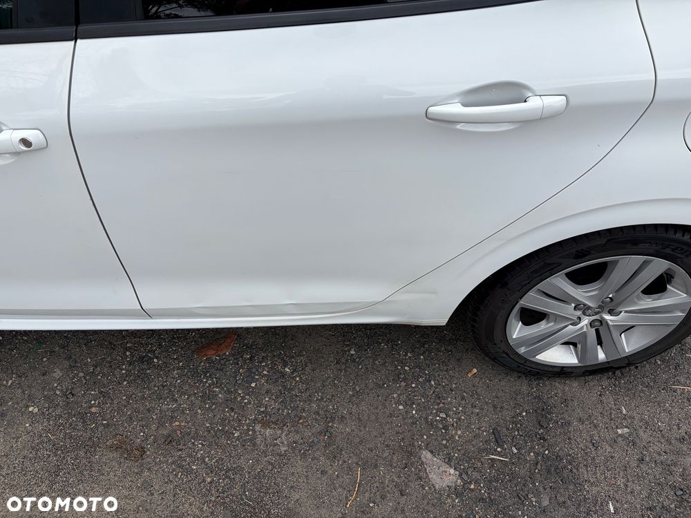 Peugeot 208 - 9