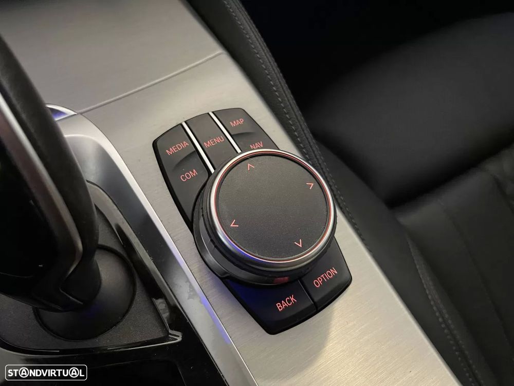 BMW 520 d Pack Desportivo M Auto - 41