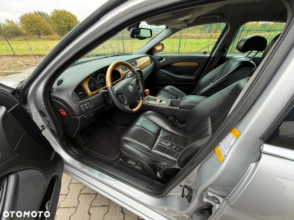 Jaguar S-Type - 26