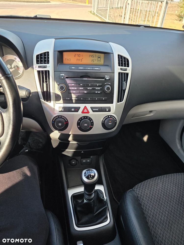 Kia Ceed 1.4 Comfort + - 8
