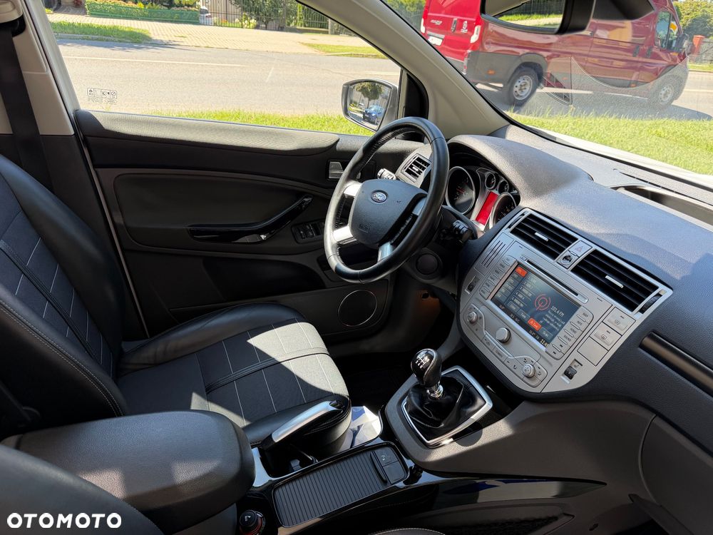 Ford Kuga S 2.0 TDCi 4x4 Plus Editionsmodell - 30