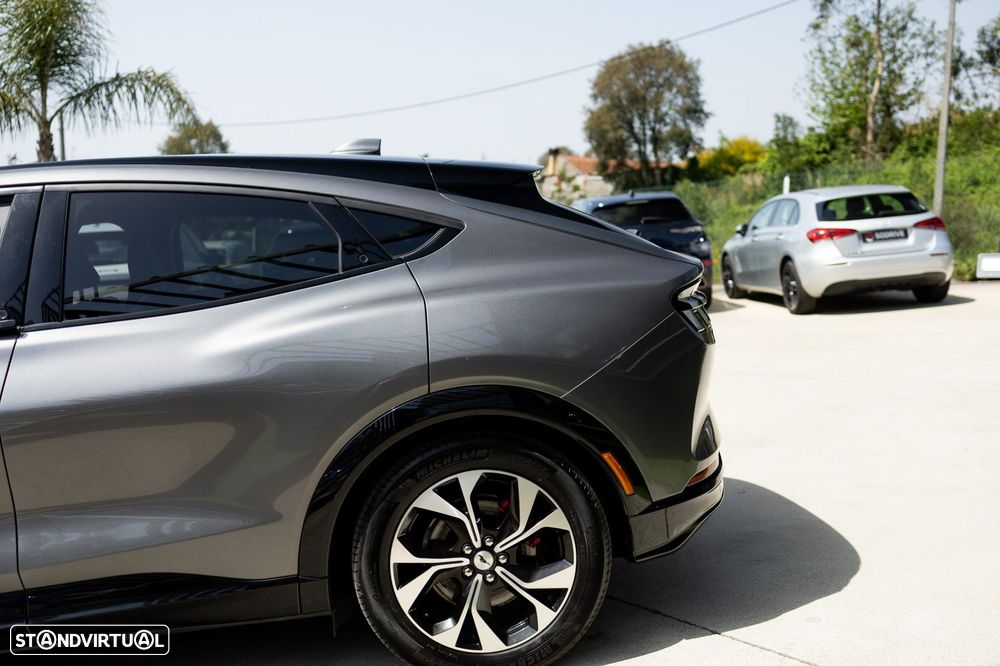 Ford Mustang Mach-E 75.7 kWh Premium AWD - 17