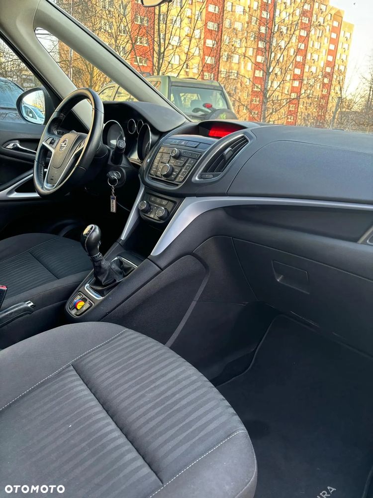Opel Zafira - 8