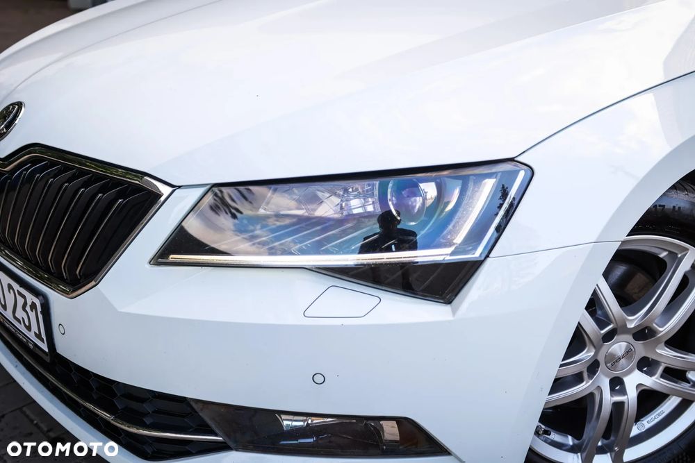 Skoda Superb 2.0 TDI 4x4 L&K DSG - 6