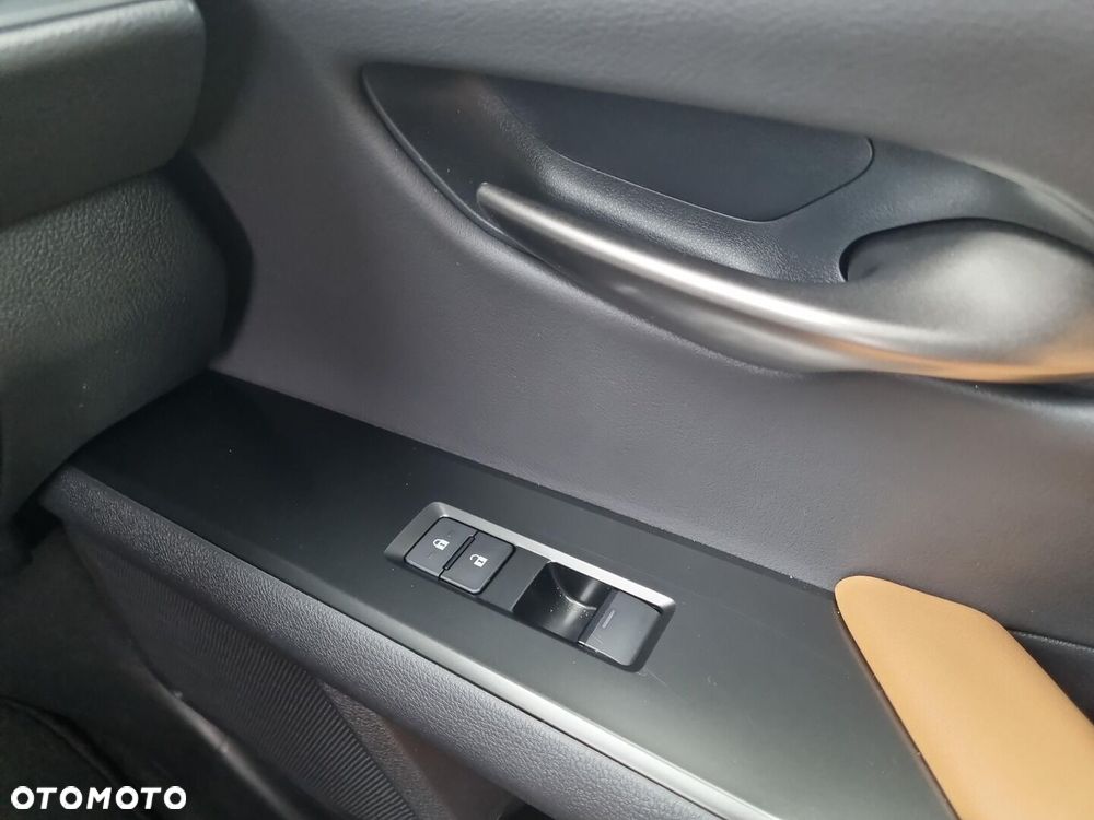 Lexus UX 300h F Sport Design - 25