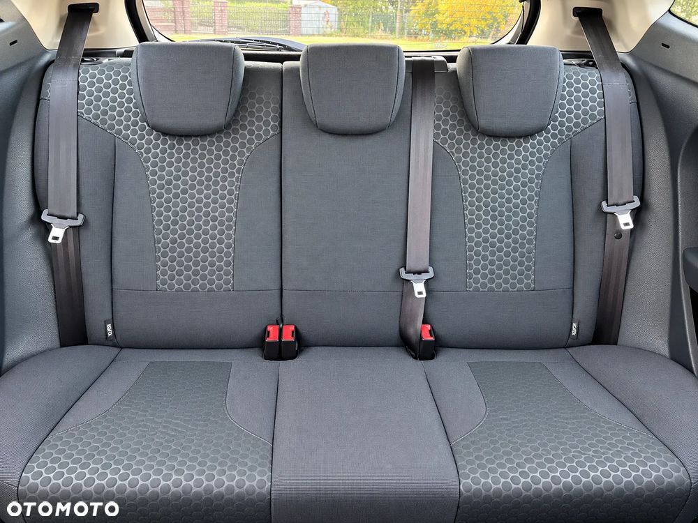 Ford Fiesta 1.6 Sport - 19