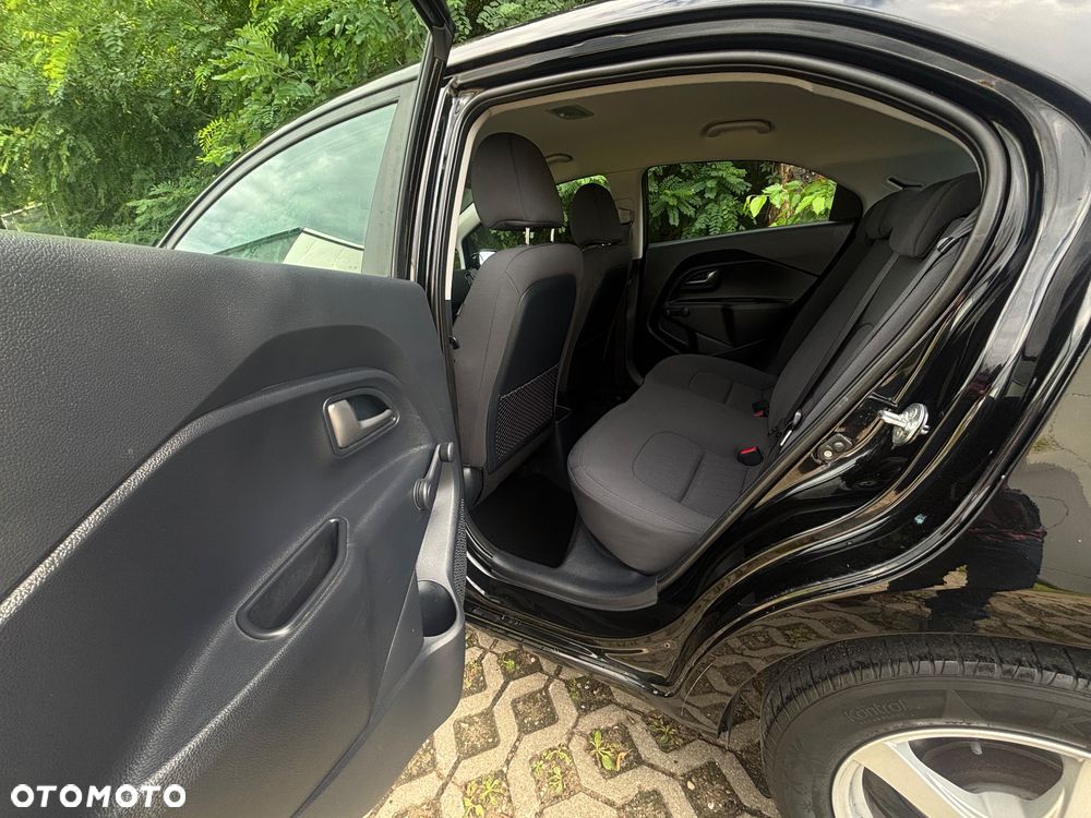 Kia Rio - 11