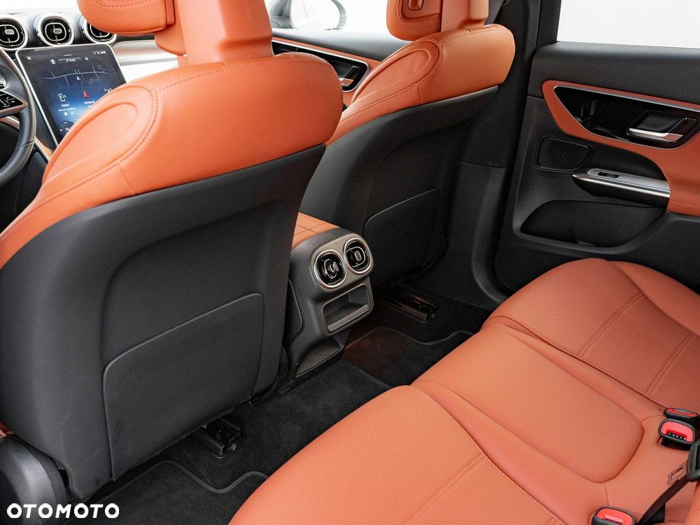 Mercedes-Benz GLC - 21