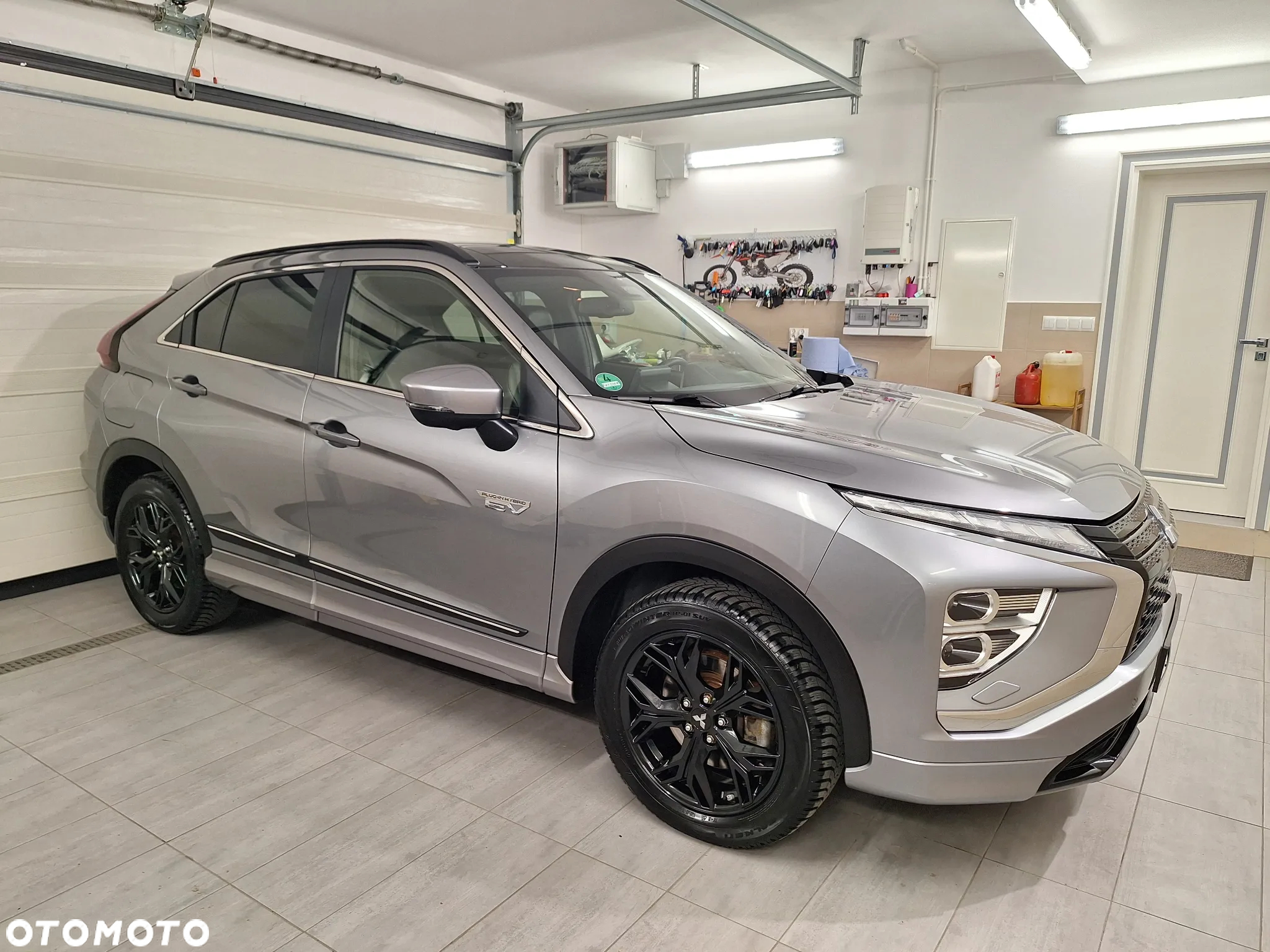 Mitsubishi Eclipse Cross Plug-In Hybrid 4WD Top - 14