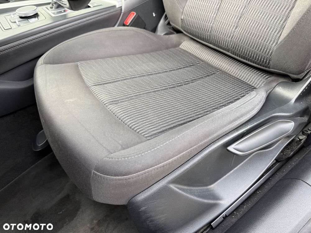 Audi A4 Limousine - 11