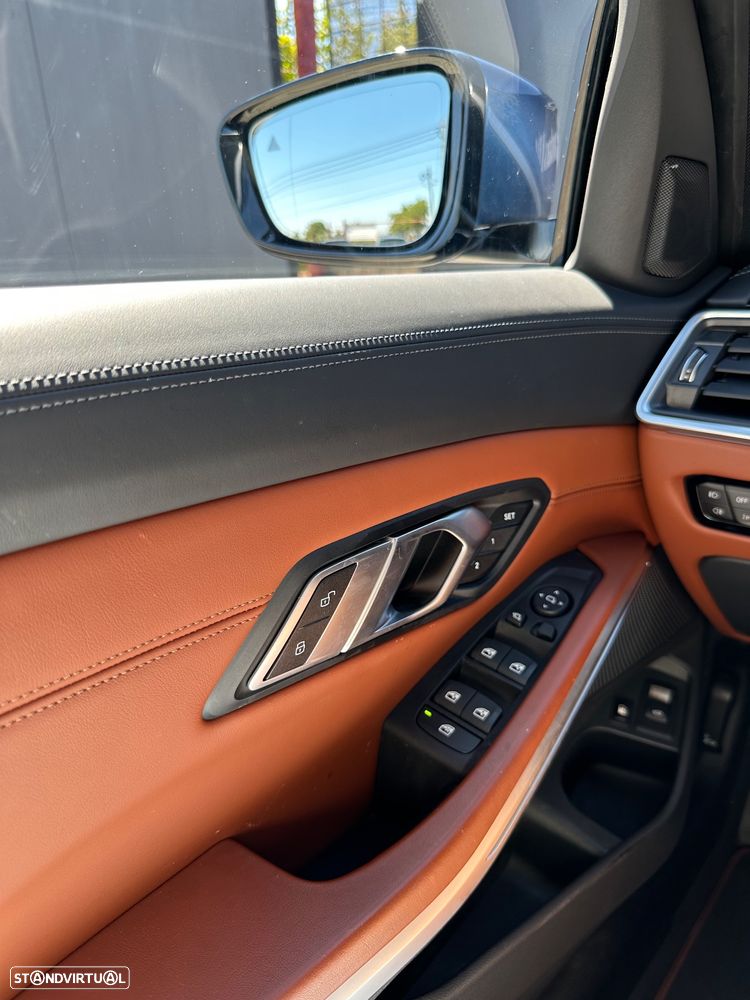 BMW 330 e Touring Line Sport Auto - 34