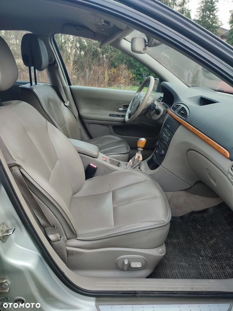 Renault Laguna 2.0 dCi FAP Initiale - 19