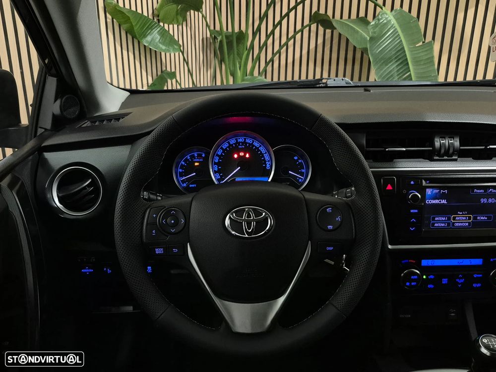 Toyota Auris 1.4 D-4D Comfort+Pack Sport - 10