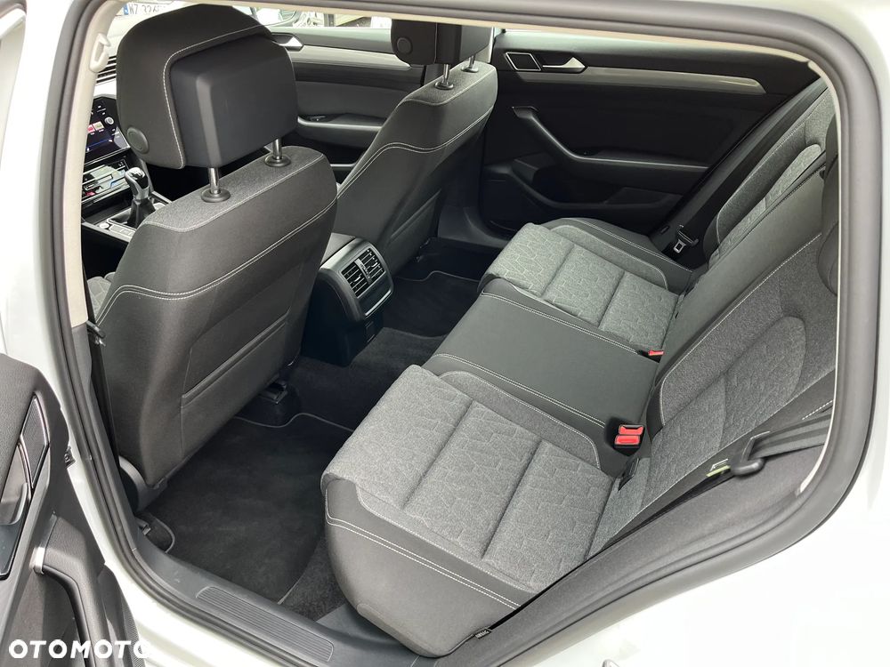 Volkswagen Passat Variant 2.0 TDI EVO Business - 7