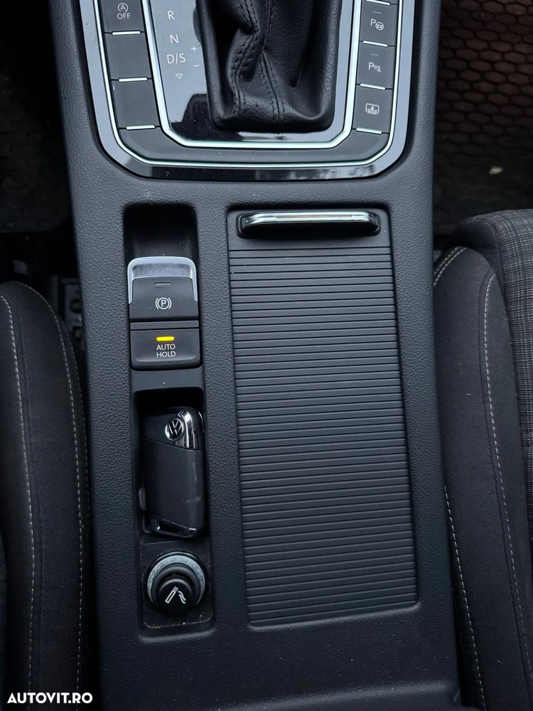 Volkswagen Passat Variant 2.0 TDI DSG Comfortline - 19