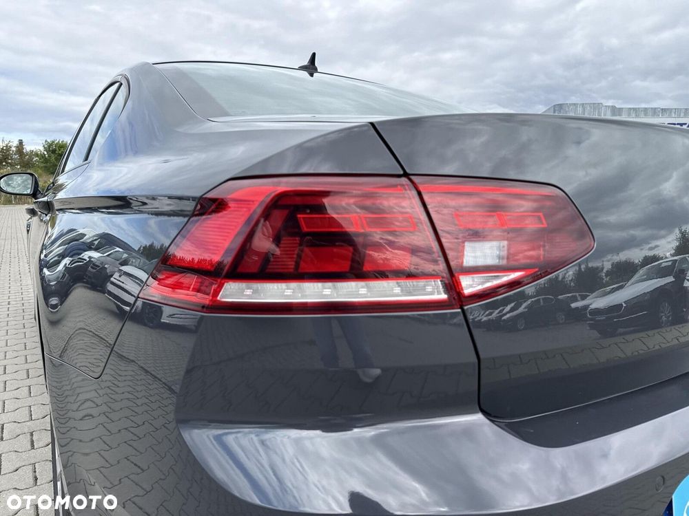 Volkswagen Passat - 27