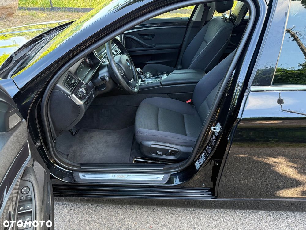 BMW Seria 5 520d Luxury Line - 14