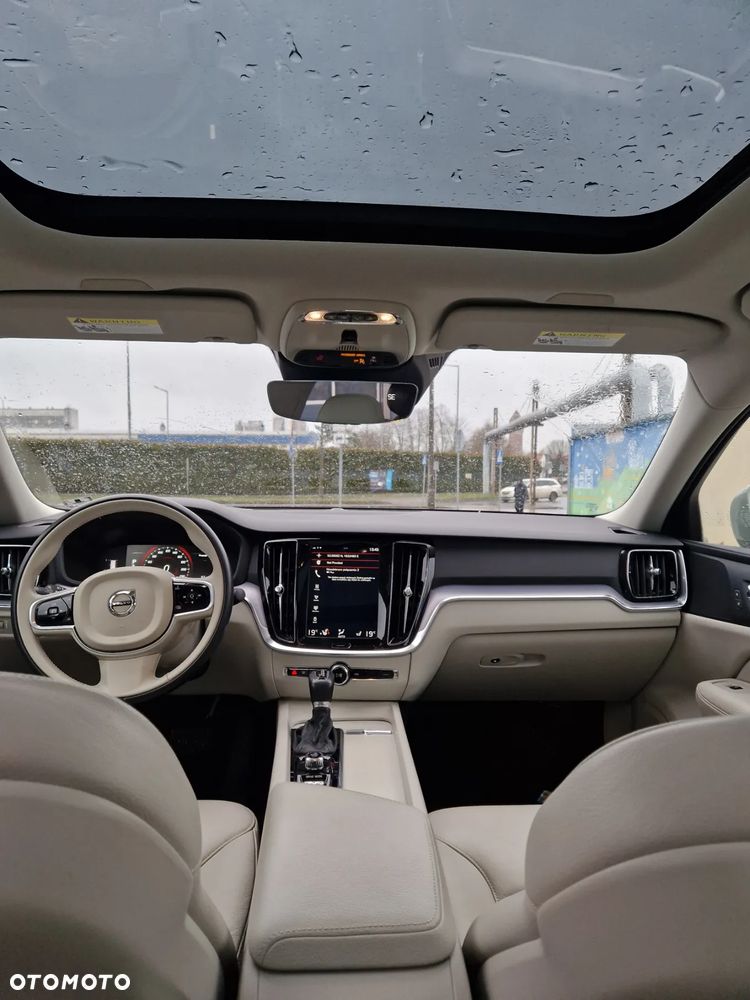 Volvo S60 T5 Momentum Pro - 7