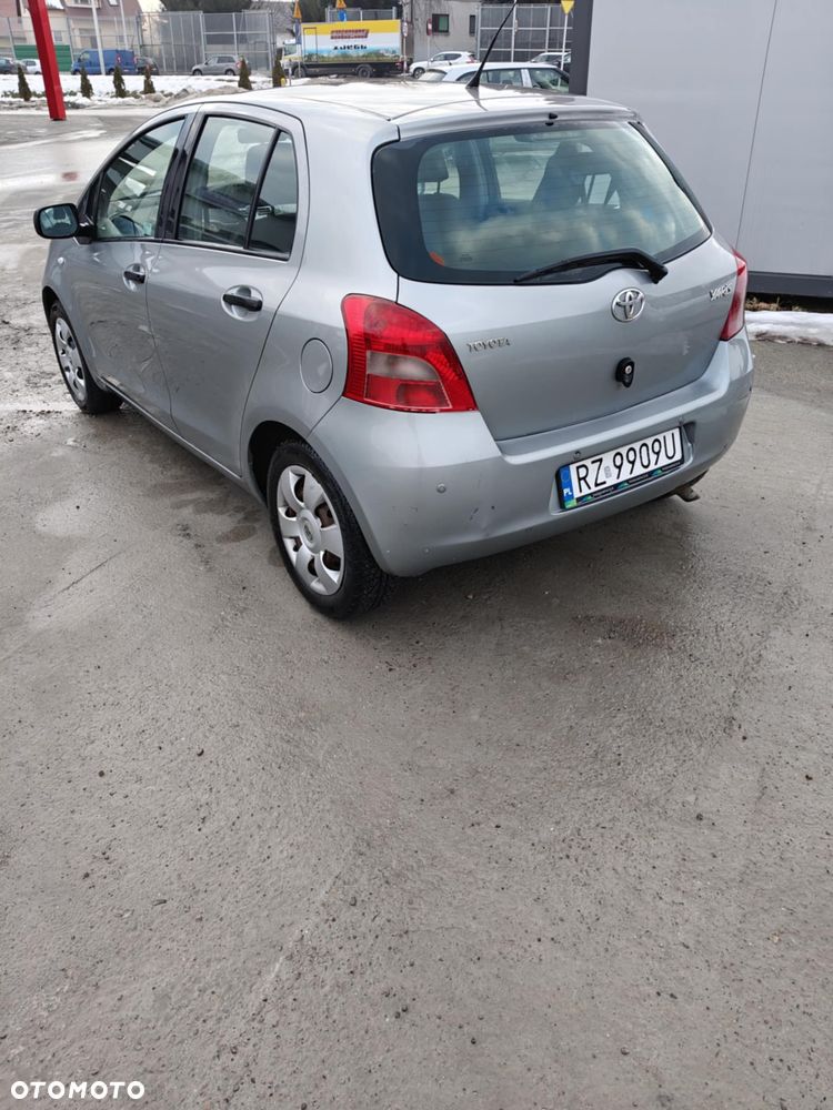 Toyota Yaris - 6