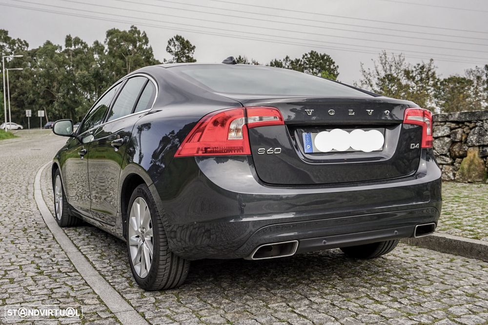 Volvo S60 2.0 D4 Momentum Geartronic - 8
